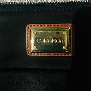 Calvin Klein Bags - Calvin Klein Crossbody Purse Calvin Klein Bags - Calvin Klein Crossbody Purse
